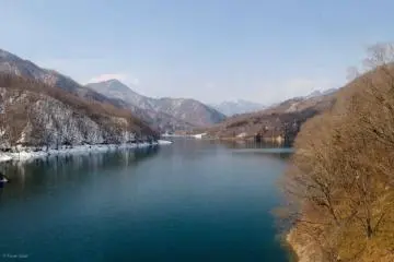 Lake en route to the Onsen