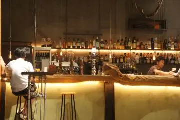 Bar Atmosphere in Nui Hostel & Bar
