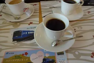 How many cups of freshly brewed coffee can you drink during this 40 min journey? 