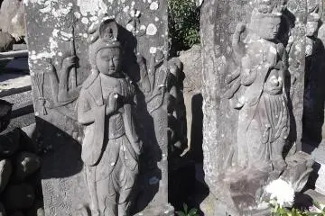 More statues in the grounds