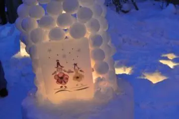 Snowballs sculptues along the Temiya Railway site