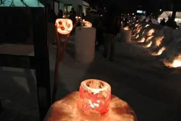 Ice lanterns at the Temiya Railway site