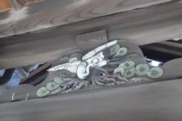 More beautiful, detailed carvings
