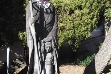 Even Buddhist statues look after their kids