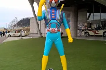 Un personnage issu de la série Kamen Rider