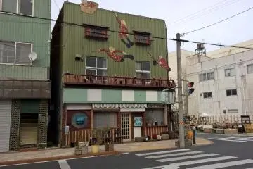 Un bâtiment sur le thème du manga