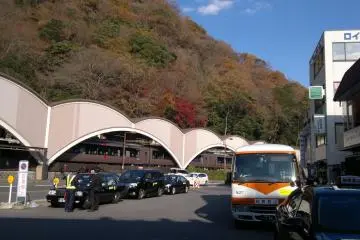 It was Hakone-Yumoto Station where people could take the bus to Ashi Lake
