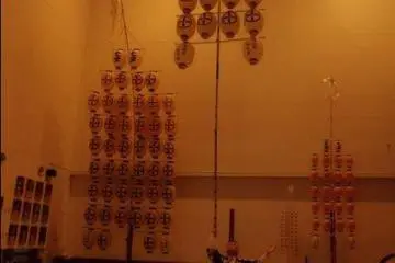 The highlight of the museum is trying to balance the lanterns. It's tremendously tough!