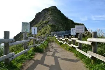 Due to damage from a landslide, the final portion of the trail was closed on our visit in the summer of 2012.