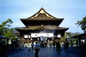 Zenkoji (Photo: <a href="http://upload.wikimedia.org/wikipedia/commons/4/4f/Shinshu_Zenkoji.jpg" target="_blank" rel="noreferrer noopener nofollow">Wikimedia Commons</a>)