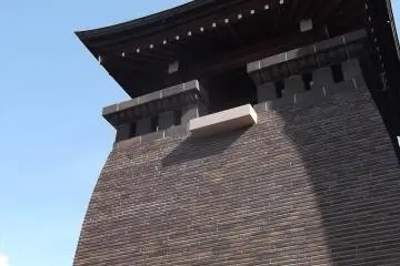 밖에서 본 유골 안치소