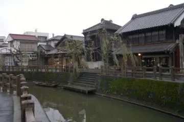 On a fine day, this pier is where you can hop on and off the wooden boat for a traditional canal cruise