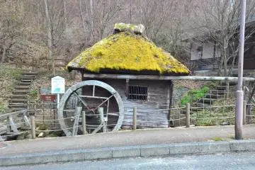 Un vieux moulin à eau