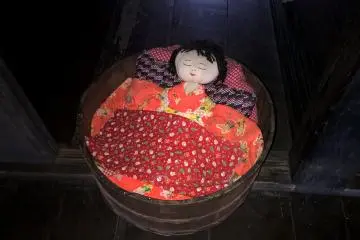 Une poupée artisanale