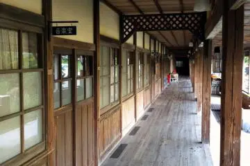 Gallery image