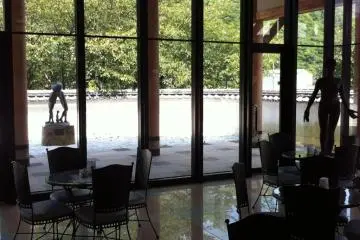 The café area