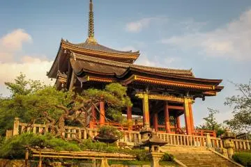 Saimon (west gate) at Kiyomizu-dera