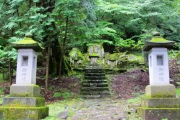 In 1661, a scholar of the Heian period, Sugawara Michizane, was treasured as a God of Study.