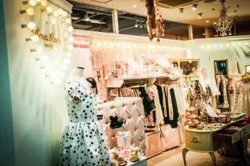 The concept of RoseMarie seoir is "Colorful like macaroons and fluffy like marshmallows."