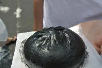 Squid ink steam bun