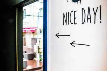 Pintu keluar, have a nice day!