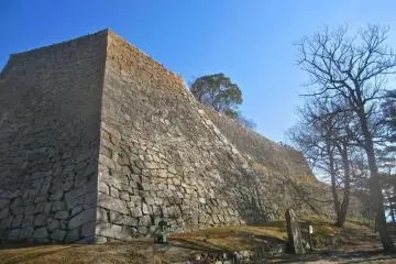 The foundation of a turret in the northwest corner of the Honmaru