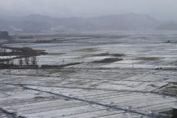 The view from the train the day after the first snowfall, going from Yamagata to Fukushima