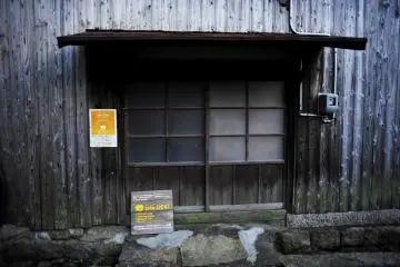 Seto.Uchi guesthouse and cafe in a traditional house