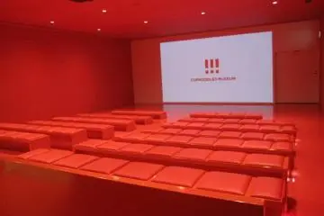 Stylish place for a movie (Photo: Annie Lin)
