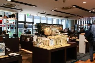 Gallery image