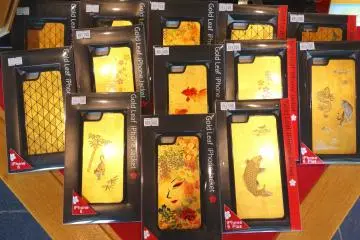 Glamour up your iPhone with a special gold leaf casing