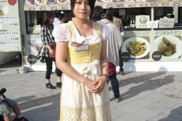 Japanese girl in German clothes (Photo: Michael Kaplan October 8, 2012)