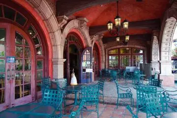 Kafe bertema Prancis