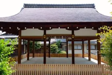 A small shrine with many touches of aesthetic symmetry