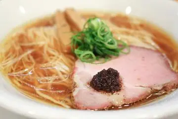 검은 송로가 그릇을 완성시킨다