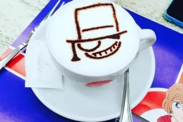Cappuccino dengan Latte Art Kaito Kid