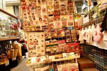 You can also get souvenirs at a relatively cheap price