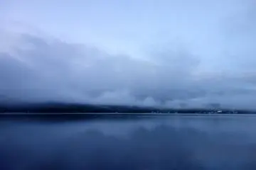  En quelques minutes seulement avant le lever du soleil, à 04h31, les nuages ont recouvert la totalité de la majestueuse montagne