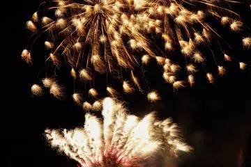 The bright, pretty flashes of light induce many "ooh's" and "ash's" from onlookers