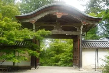 Gate at Nison-in, a temple nestled in the mountain side