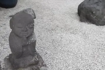 The small gravel zen garden