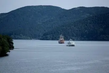 El lago Ashi.
