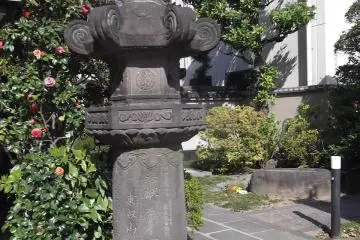 튼튼하게 보이는 랜턴
