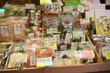 锦市场卖很多好吃的