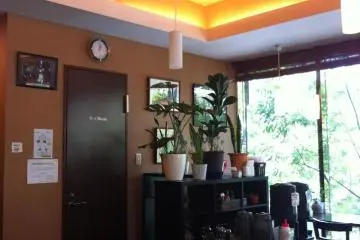 Self-service tea and coffee
