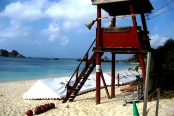 Lifeguards watch over this beach during summer and autumn