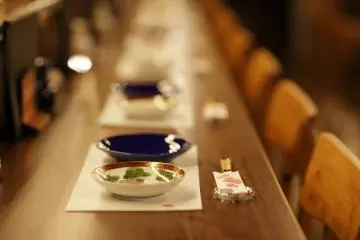 Kutani pottery is found throughout the restaurant