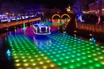 The Magic of Huis Ten Bosch