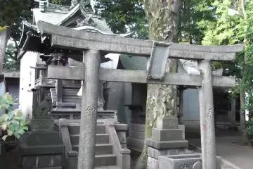Another of the many miniature side shrines