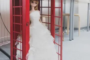 Una muñeca en vestido de novia